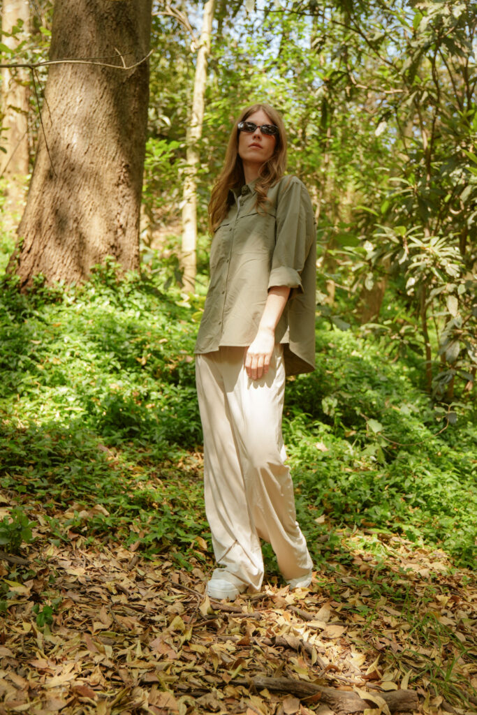 Eddie Bauer Rainier Ripstop: La camisa definitiva para el viajero activo