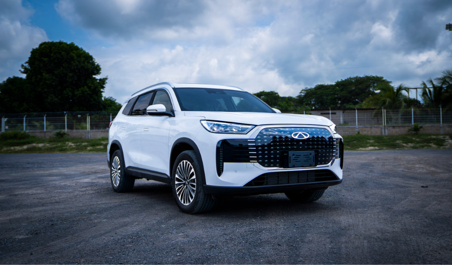 Chirey Tiggo 8 PHEV CSH y Tiggo 7 PRO: Pantallas, cargador 50W y cámaras 540°