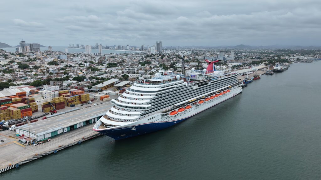 Cruceros en Mazatlán: Arriba el Carnival Panorama con 7 MDP 